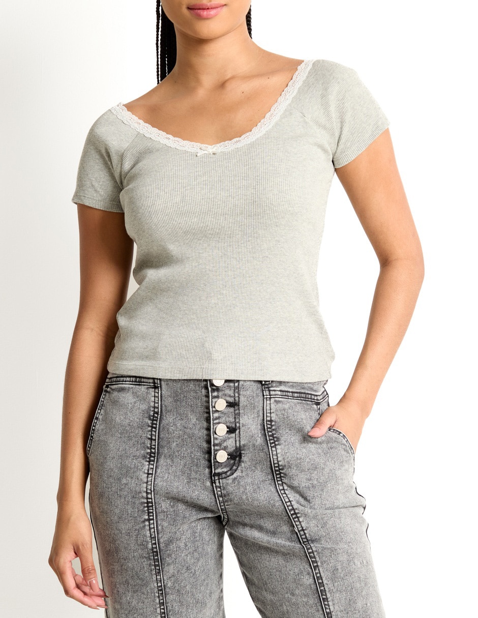 Playera manga corta cuello V para mujer 5
