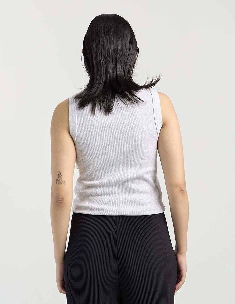 Playera cuello redondo para mujer 6