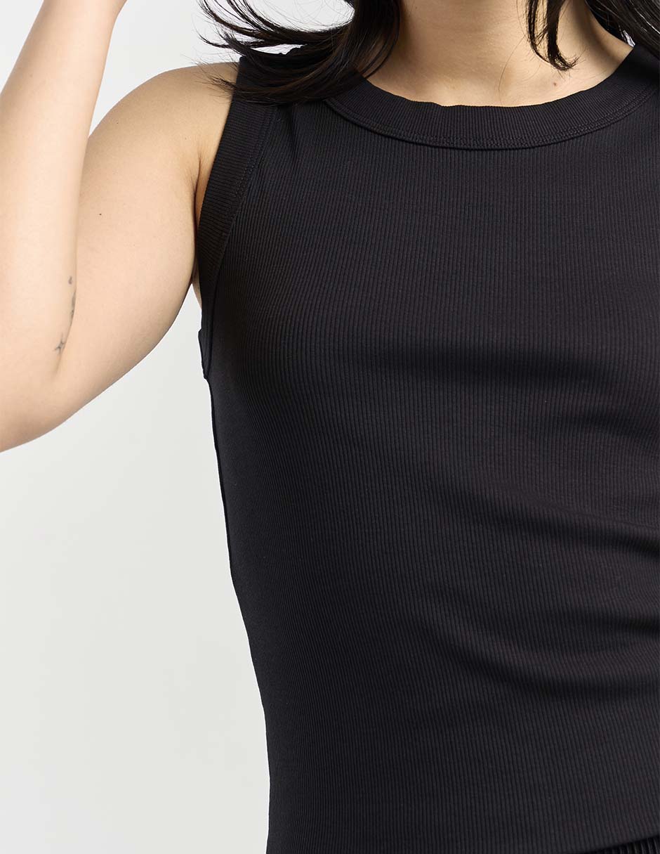Playera cuello redondo para mujer 4