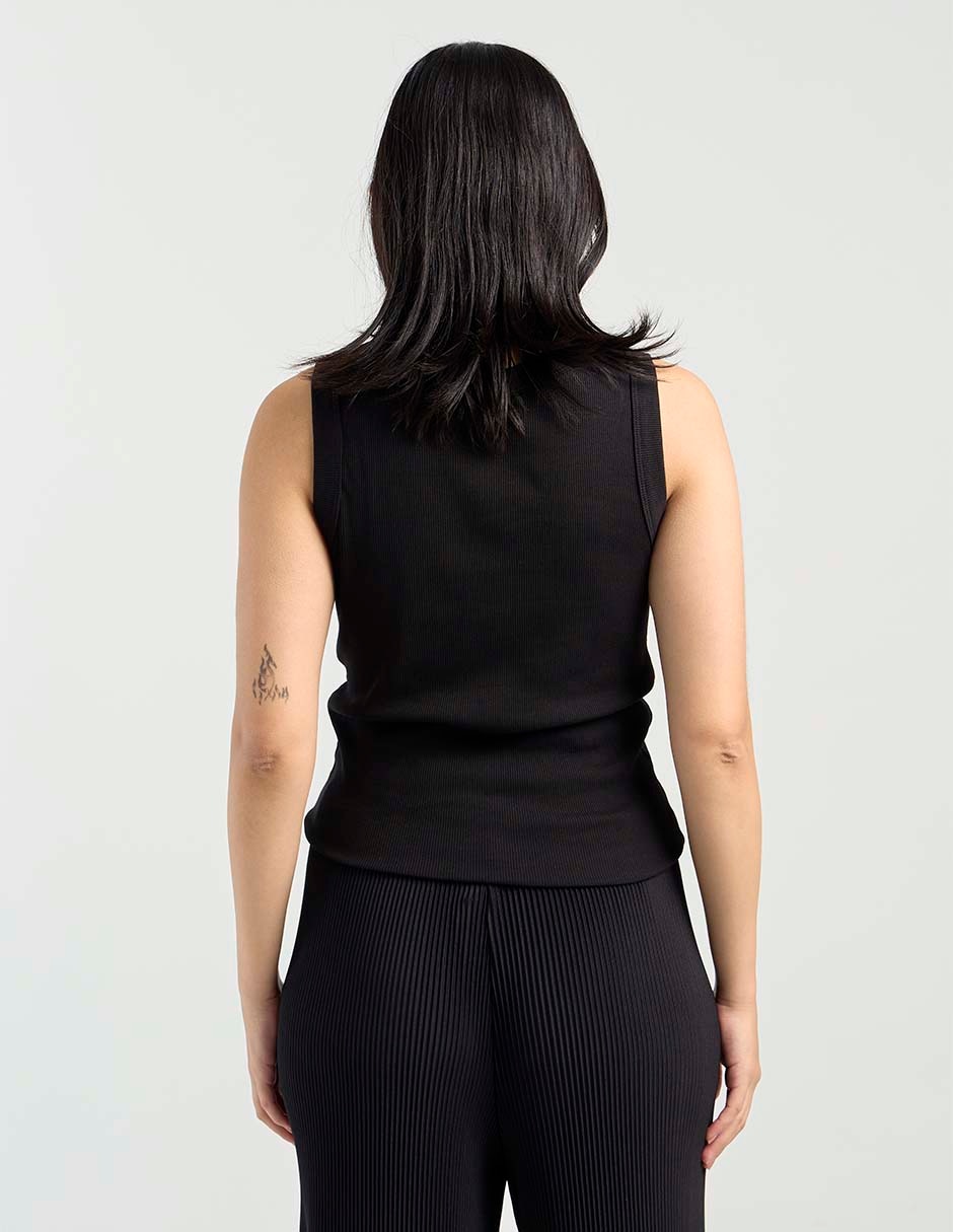 Playera cuello redondo para mujer 6