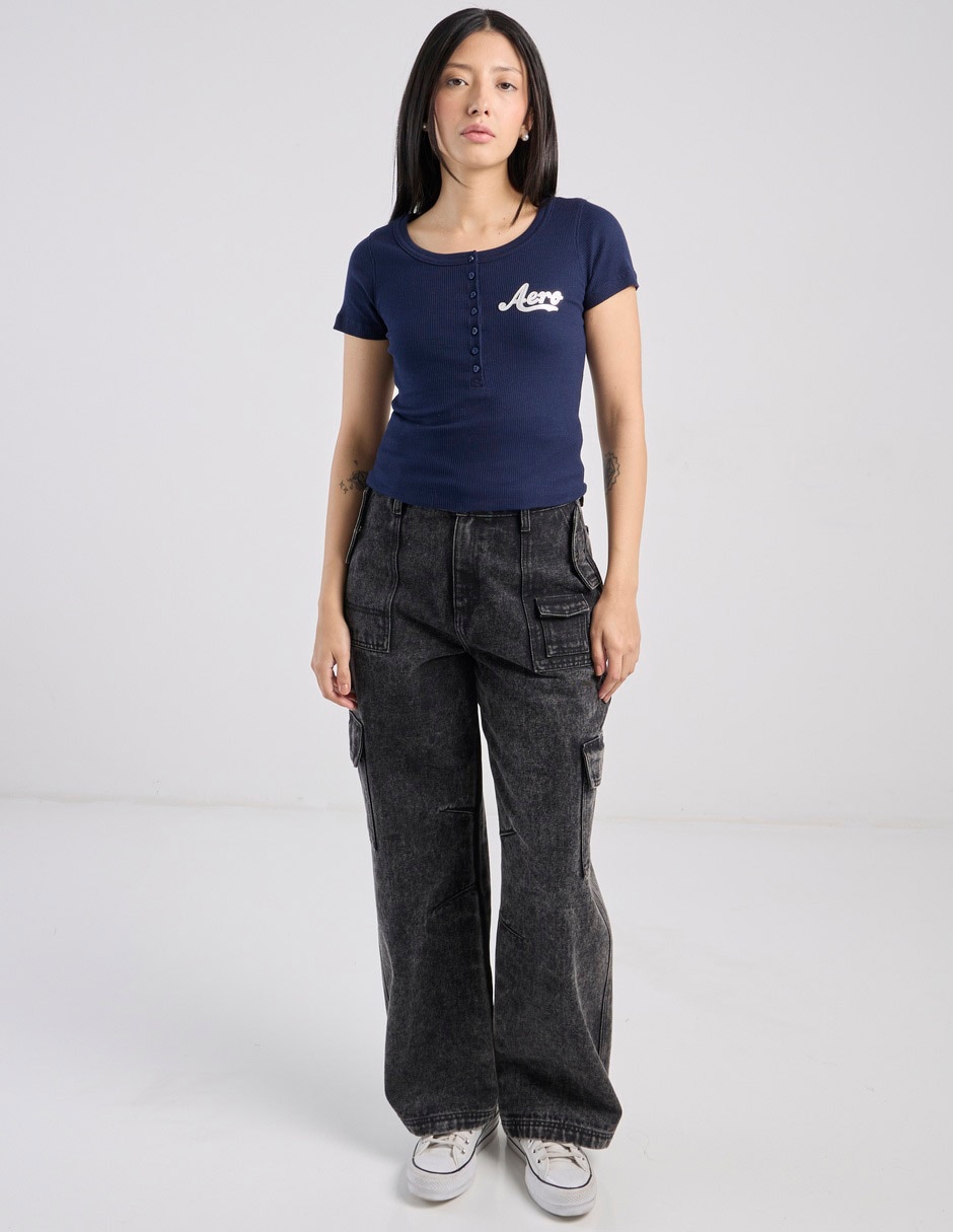Playera manga corta cuello henley para mujer 3